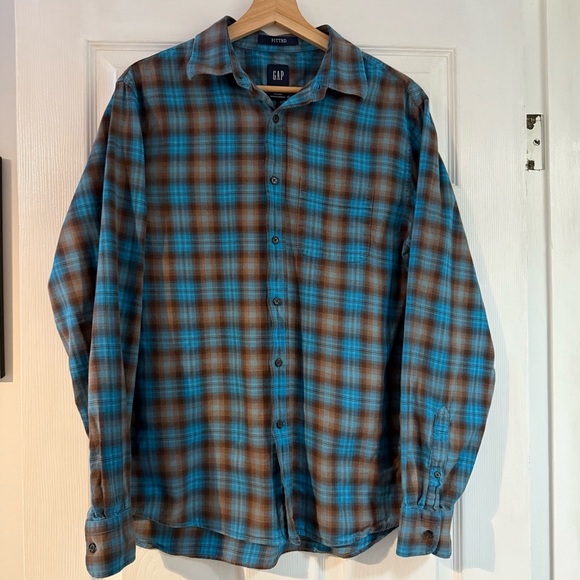 GAP - Long Sleeve Plaid Button-Down Shirt - Picture 4 of 4